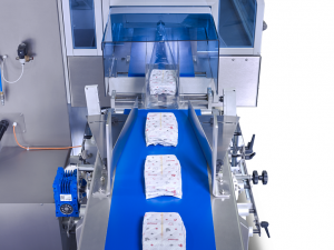 sleek wrapping diapers for packaging with wrapping machine